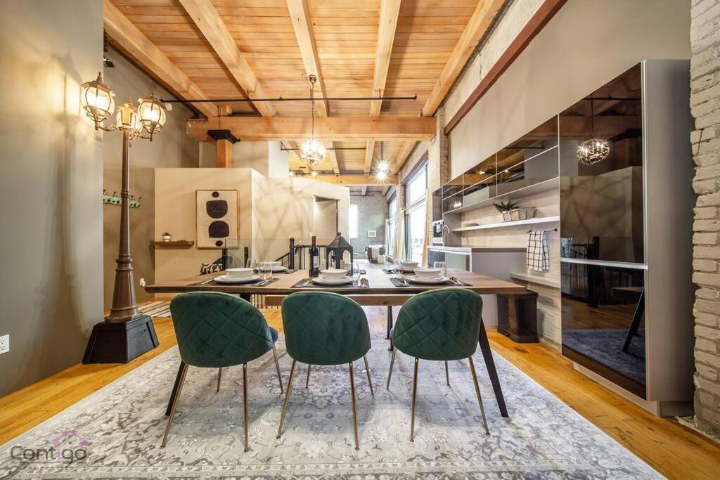 Historic Jd Loft, Near Ice District, Rogers Place, Ug Parking Edmonton Extérieur photo
