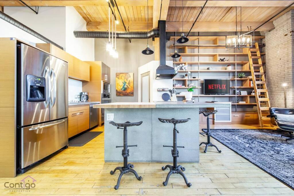 Historic Jd Loft, Near Ice District, Rogers Place, Ug Parking Edmonton Extérieur photo