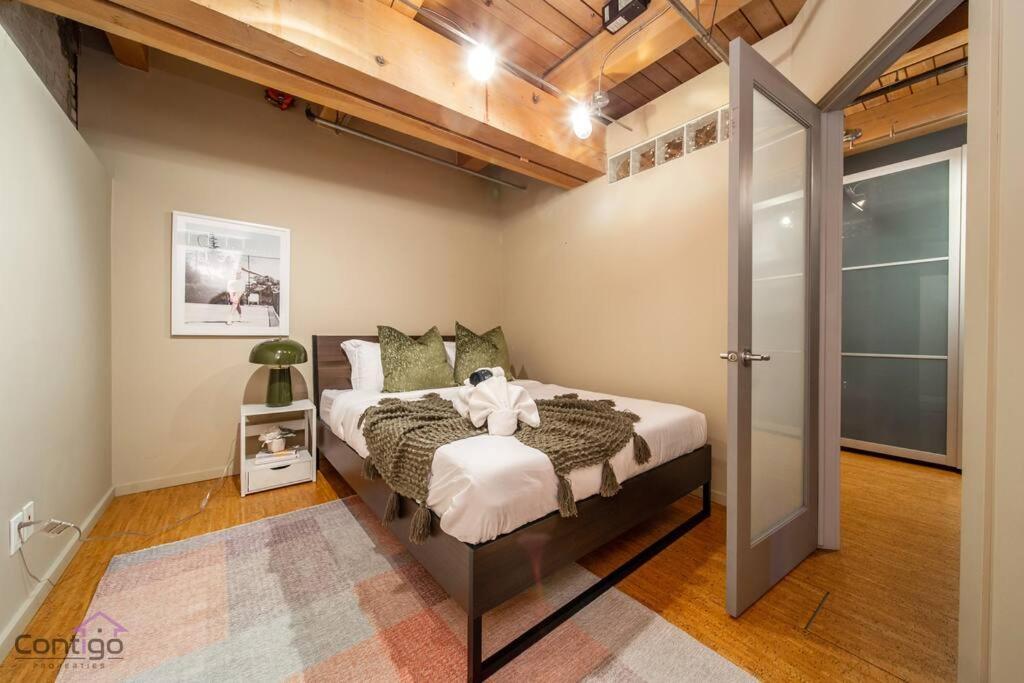 Historic Jd Loft, Near Ice District, Rogers Place, Ug Parking Edmonton Extérieur photo